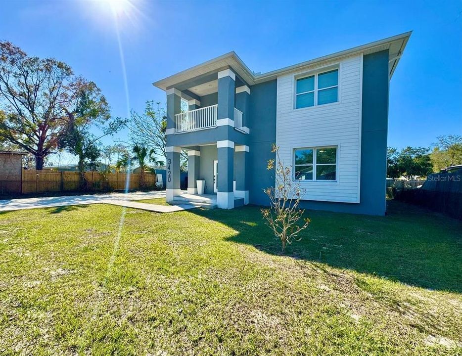For Rent: $2,200 (3 beds, 2 baths, 1391 Square Feet)