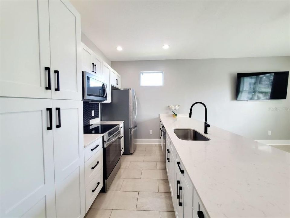 For Rent: $2,200 (3 beds, 2 baths, 1391 Square Feet)