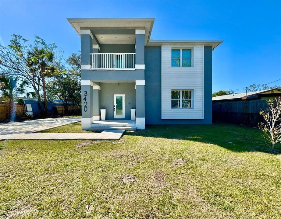 For Rent: $2,200 (3 beds, 2 baths, 1391 Square Feet)