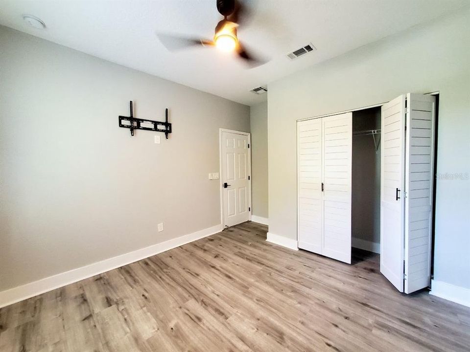 For Rent: $2,200 (3 beds, 2 baths, 1391 Square Feet)