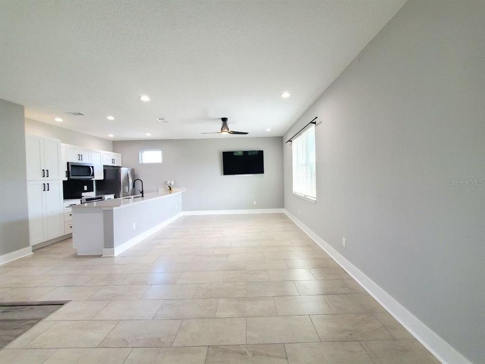 For Rent: $2,200 (3 beds, 2 baths, 1391 Square Feet)