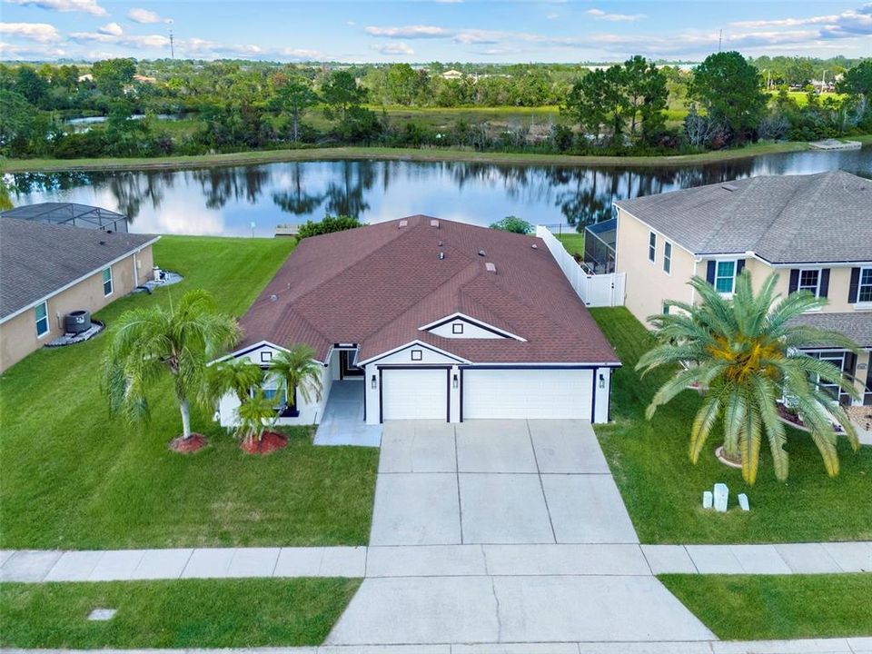 For Sale: $499,999 (4 beds, 3 baths, 2208 Square Feet)