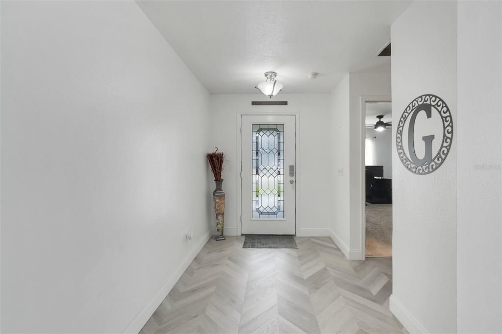 For Sale: $499,999 (4 beds, 3 baths, 2208 Square Feet)