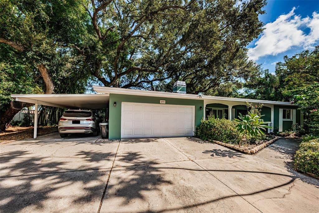 Active With Contract: $560,000 (3 beds, 3 baths, 2083 Square Feet)