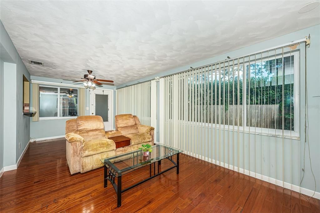 Active With Contract: $560,000 (3 beds, 3 baths, 2083 Square Feet)