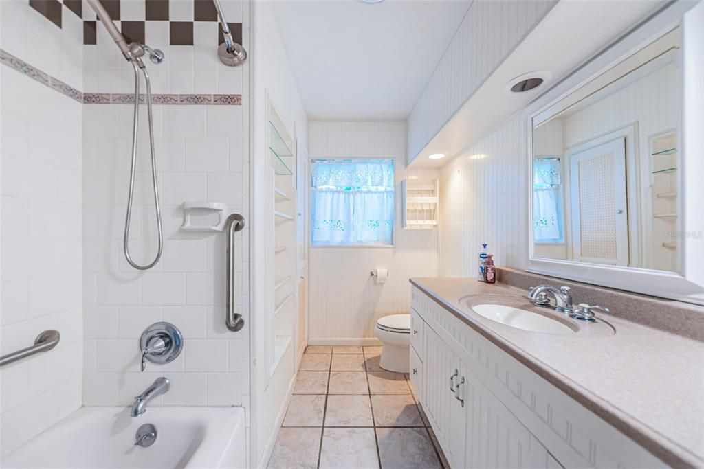 Active With Contract: $560,000 (3 beds, 3 baths, 2083 Square Feet)