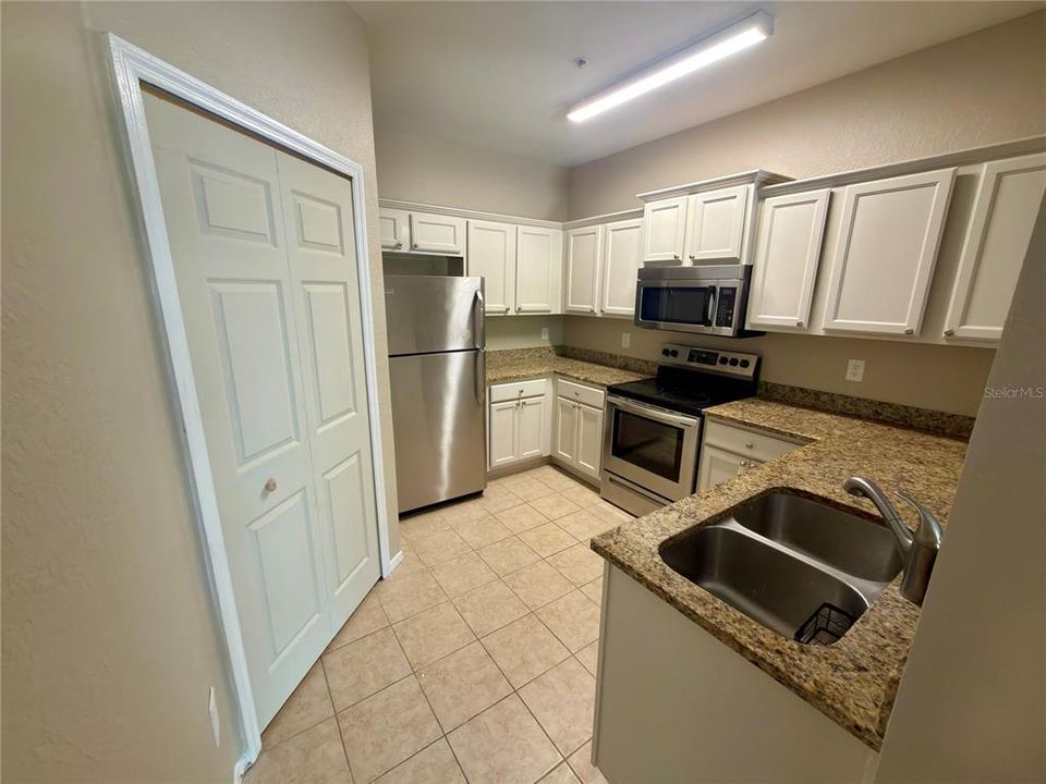 В аренду: $1,695 (2 спален, 2 ванн, 1242 Квадратных фут)