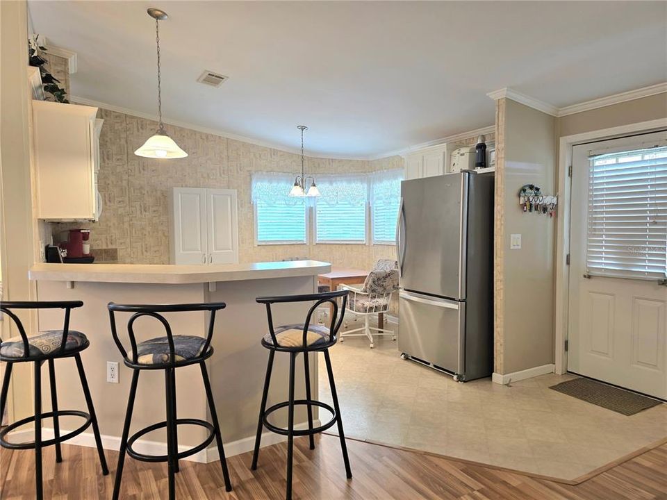 For Sale: $219,900 (2 beds, 2 baths, 1188 Square Feet)