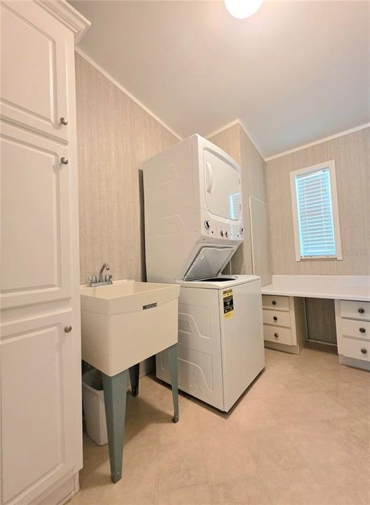For Sale: $219,900 (2 beds, 2 baths, 1188 Square Feet)