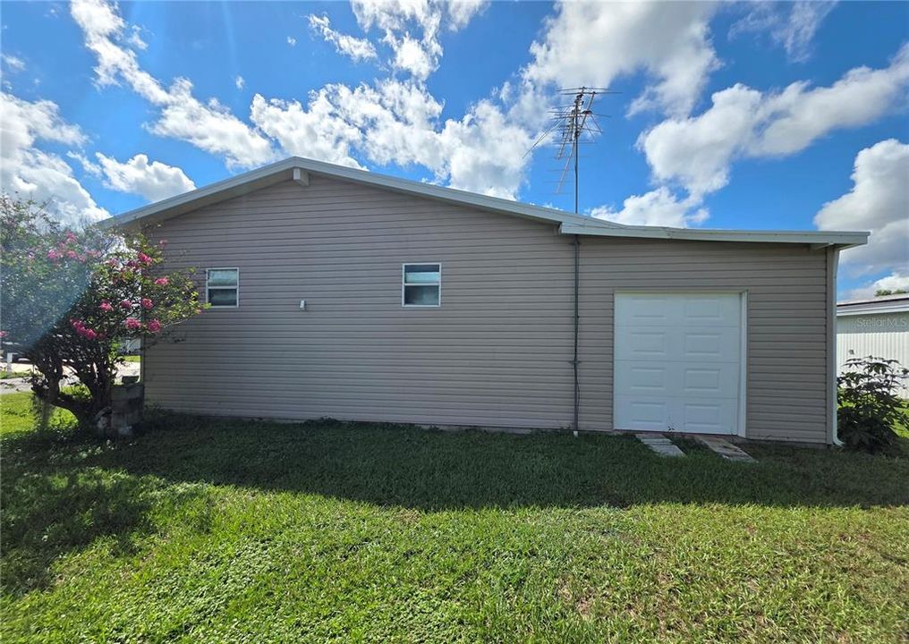 For Sale: $219,900 (2 beds, 2 baths, 1188 Square Feet)