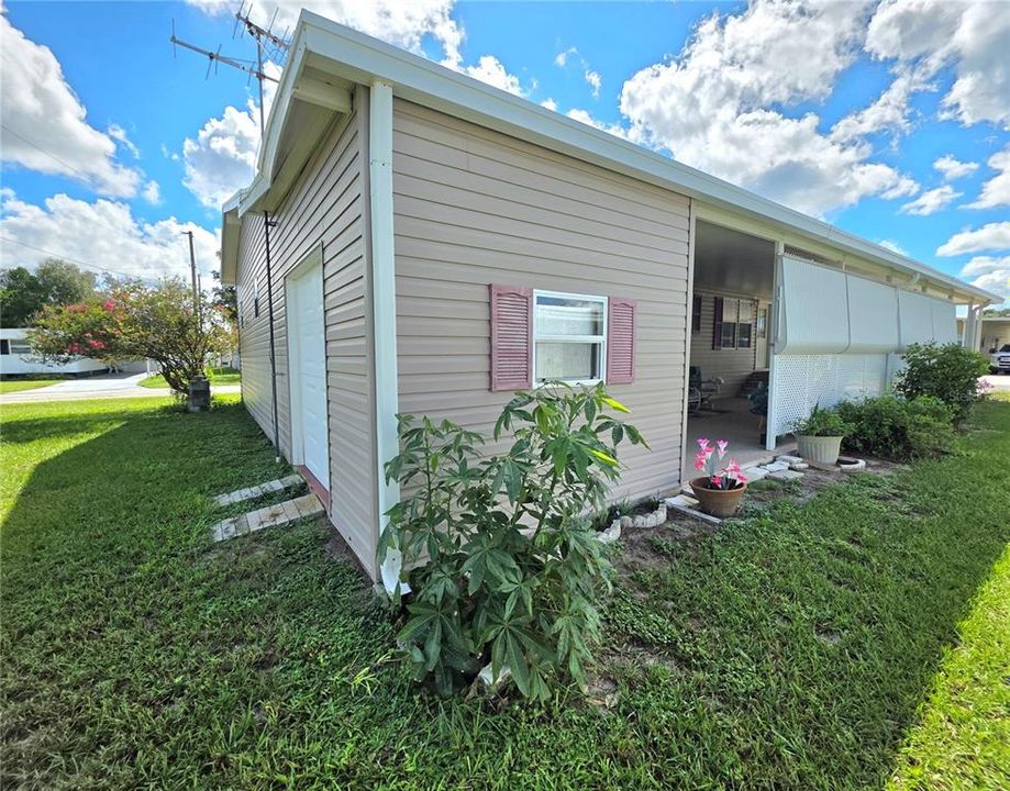 For Sale: $219,900 (2 beds, 2 baths, 1188 Square Feet)