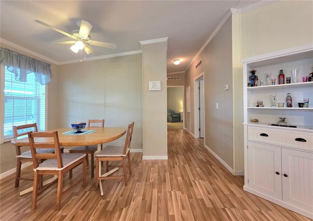 For Sale: $219,900 (2 beds, 2 baths, 1188 Square Feet)