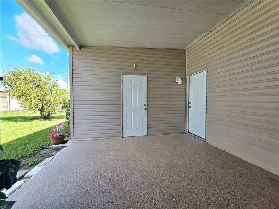 For Sale: $219,900 (2 beds, 2 baths, 1188 Square Feet)