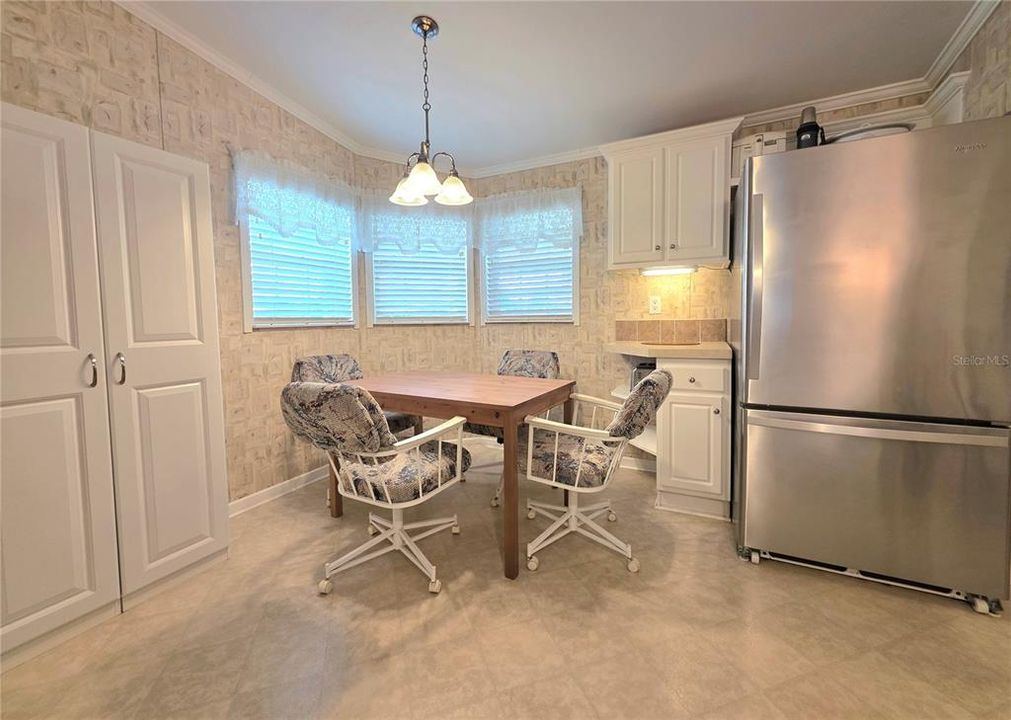 For Sale: $219,900 (2 beds, 2 baths, 1188 Square Feet)