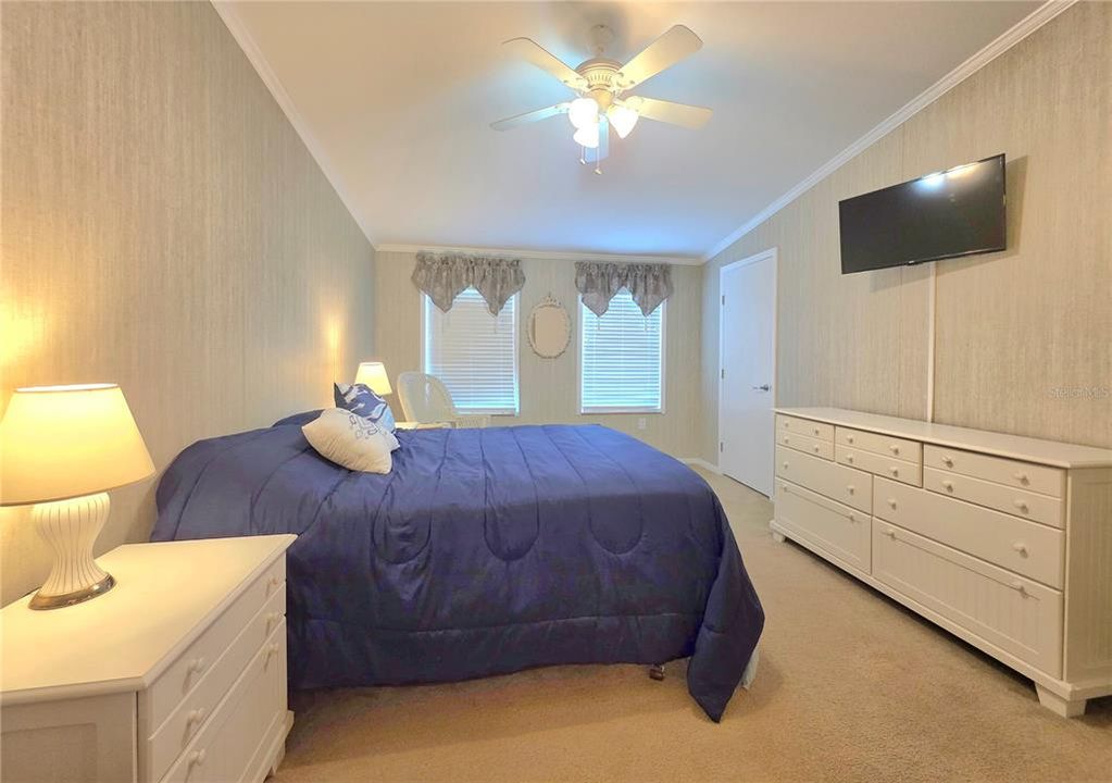 For Sale: $219,900 (2 beds, 2 baths, 1188 Square Feet)