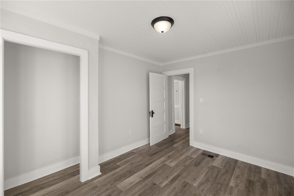 En Venta: $299,900 (0 camas, 0 baños, 1100 Pies cuadrados)
