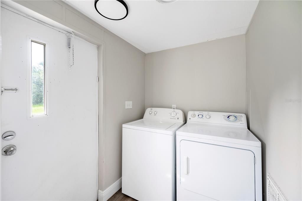 For Rent: $1,750 (4 beds, 2 baths, 1344 Square Feet)