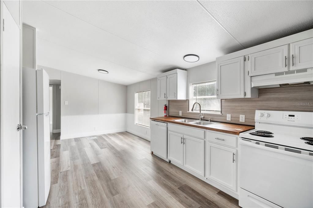 For Rent: $1,750 (4 beds, 2 baths, 1344 Square Feet)