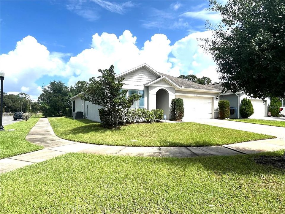 For Rent: $2,450 (3 beds, 2 baths, 1672 Square Feet)