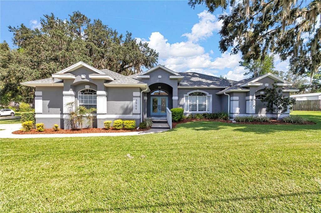 Recently Rented: $2,500 (3 beds, 2 baths, 2318 Square Feet)