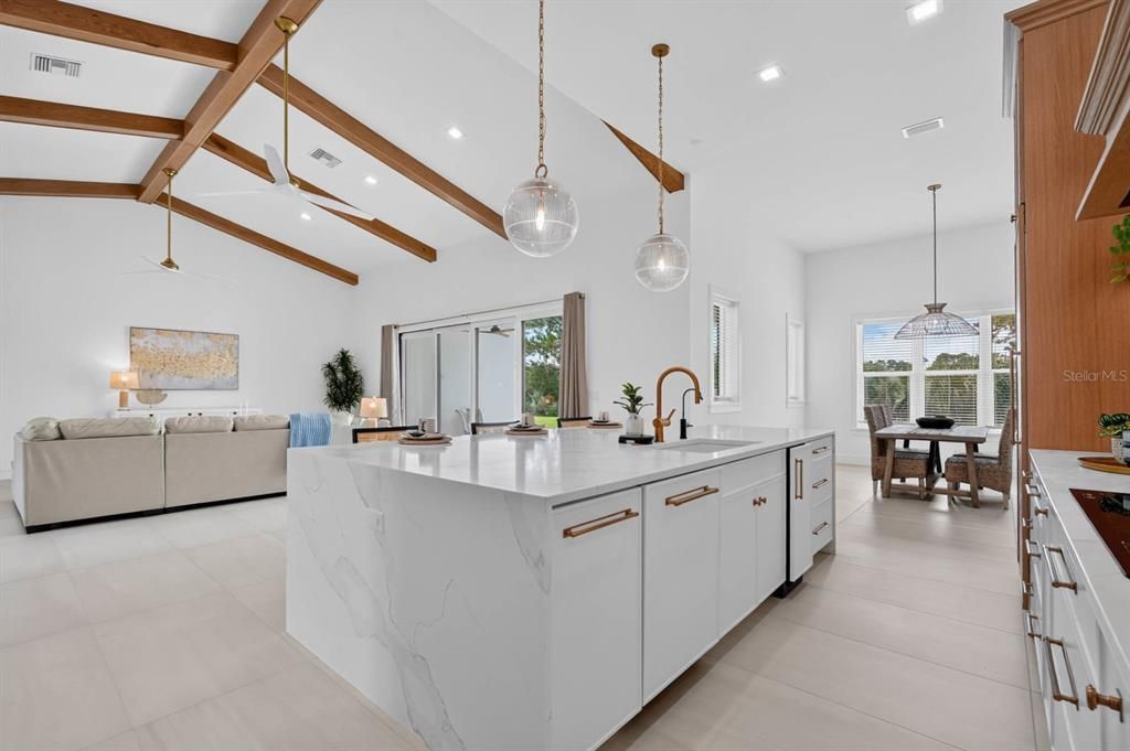 En Venta: $1,525,000 (3 camas, 3 baños, 3550 Pies cuadrados)