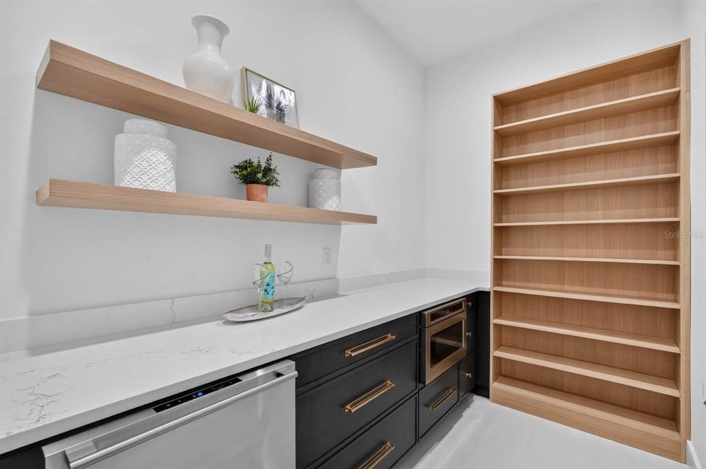 En Venta: $1,525,000 (3 camas, 3 baños, 3550 Pies cuadrados)