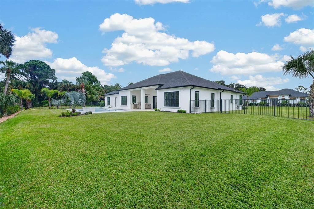 En Venta: $1,525,000 (3 camas, 3 baños, 3550 Pies cuadrados)