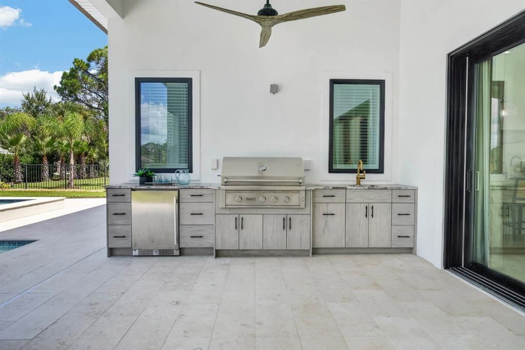 En Venta: $1,525,000 (3 camas, 3 baños, 3550 Pies cuadrados)