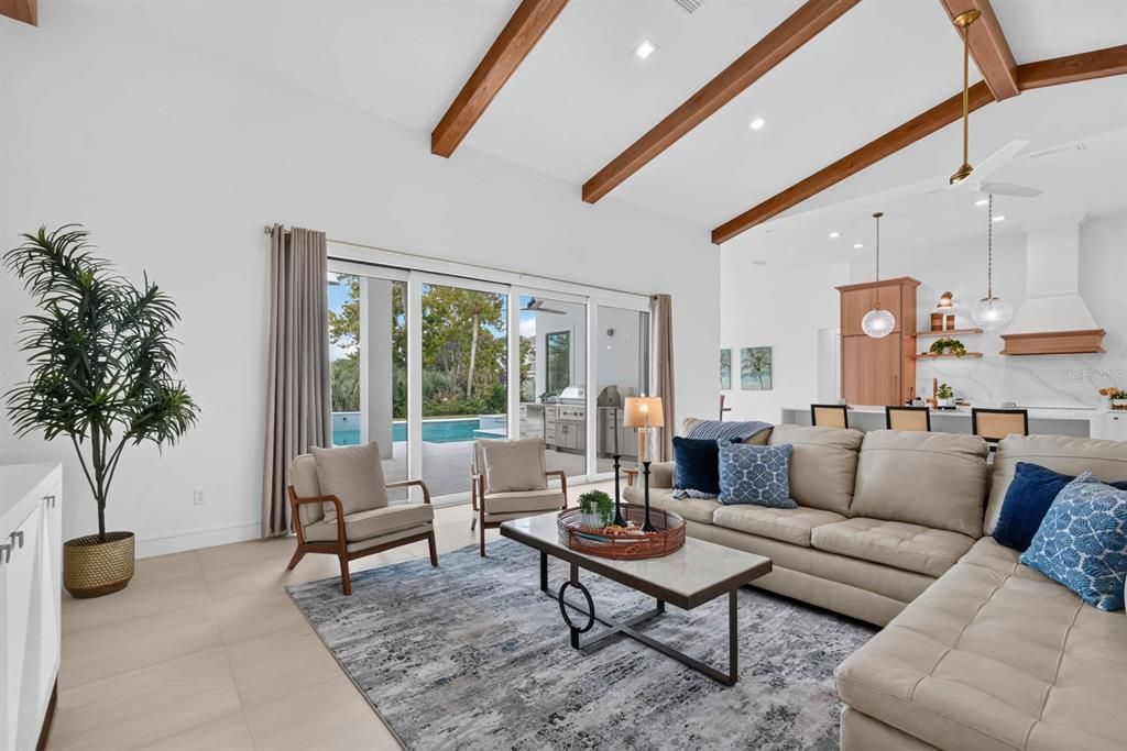 En Venta: $1,525,000 (3 camas, 3 baños, 3550 Pies cuadrados)