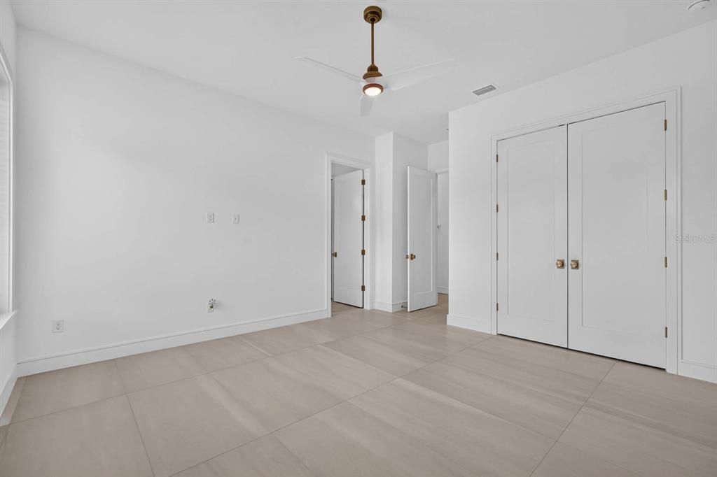 En Venta: $1,525,000 (3 camas, 3 baños, 3550 Pies cuadrados)