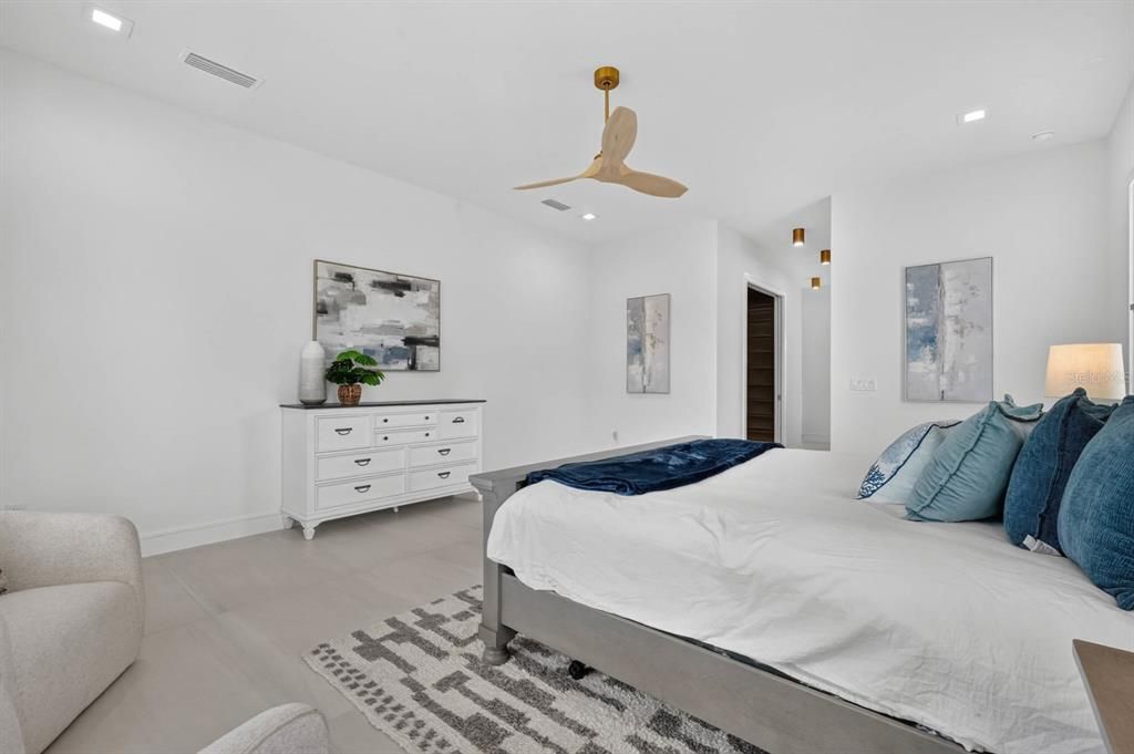 En Venta: $1,525,000 (3 camas, 3 baños, 3550 Pies cuadrados)