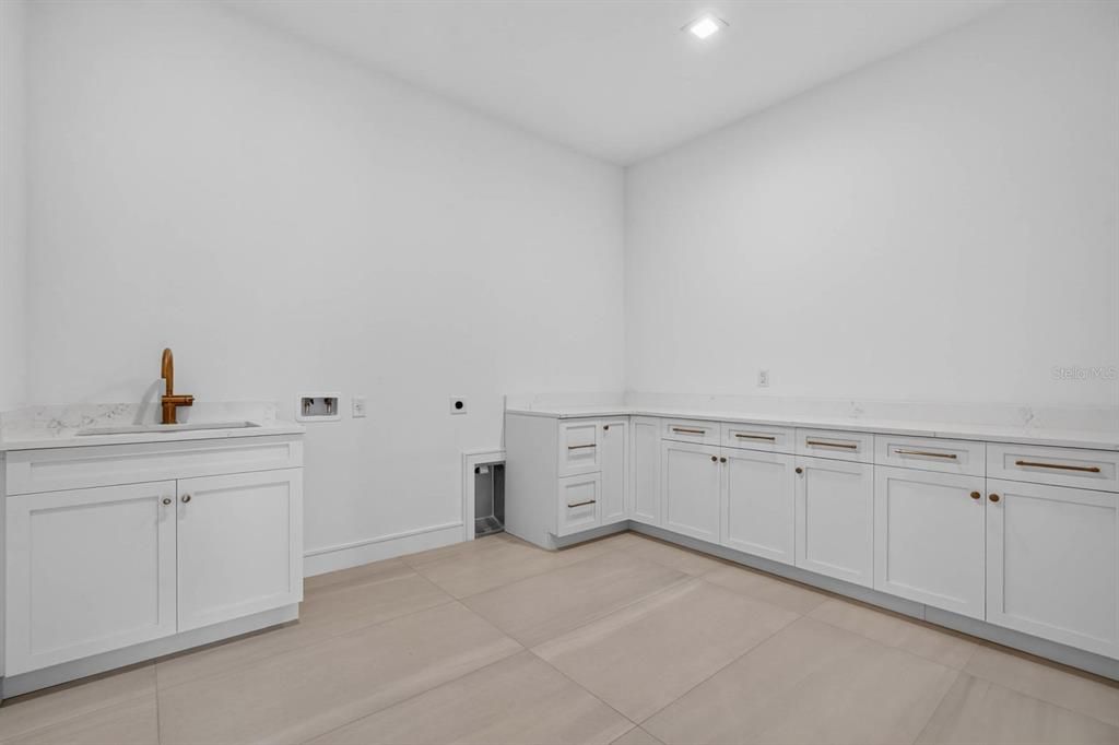 En Venta: $1,525,000 (3 camas, 3 baños, 3550 Pies cuadrados)