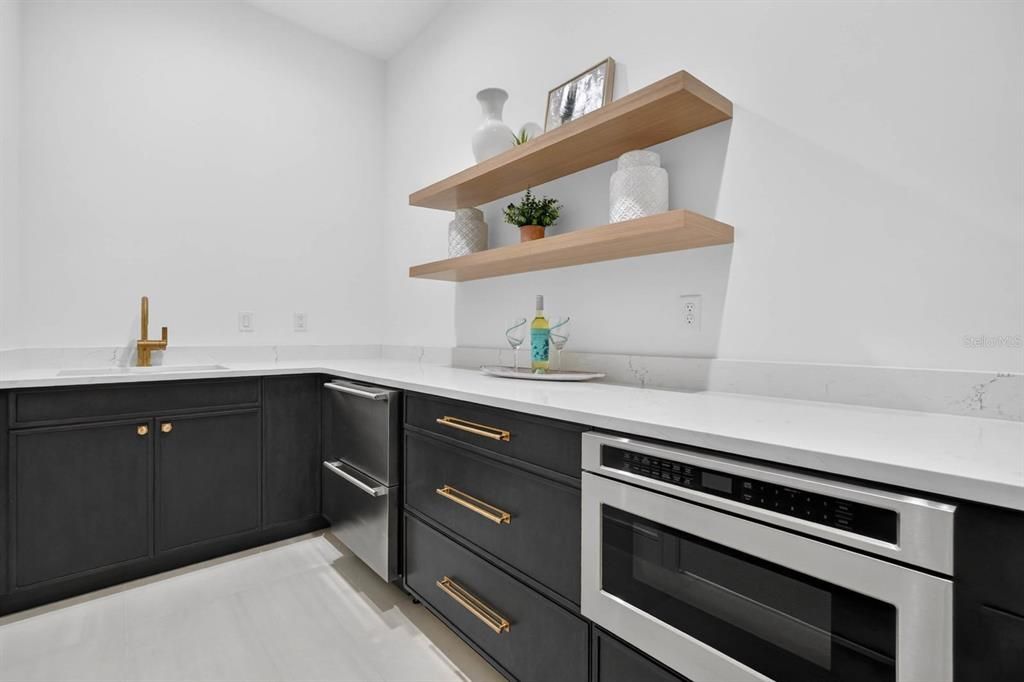 En Venta: $1,525,000 (3 camas, 3 baños, 3550 Pies cuadrados)