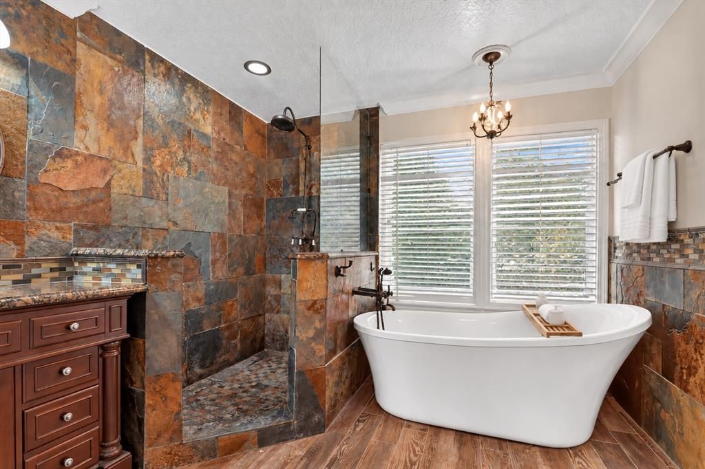 : $929,999 (4 camas, 3 baños, 3886 Pies cuadrados)