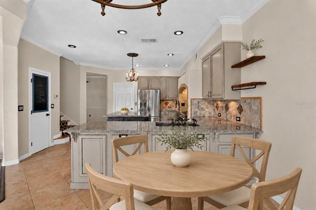 : $929,999 (4 camas, 3 baños, 3886 Pies cuadrados)