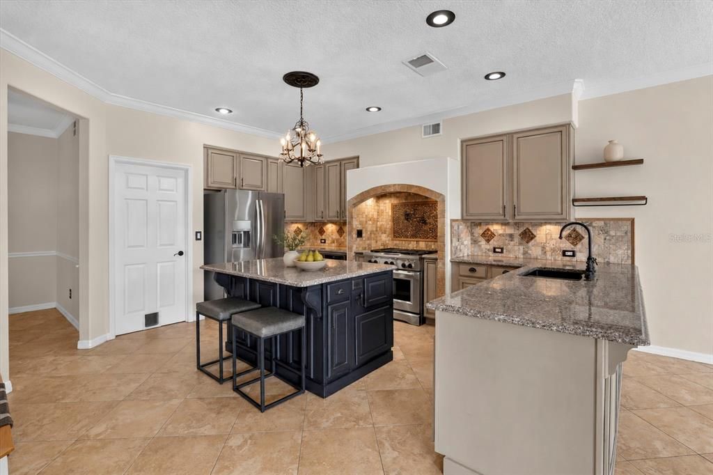 : $929,999 (4 camas, 3 baños, 3886 Pies cuadrados)