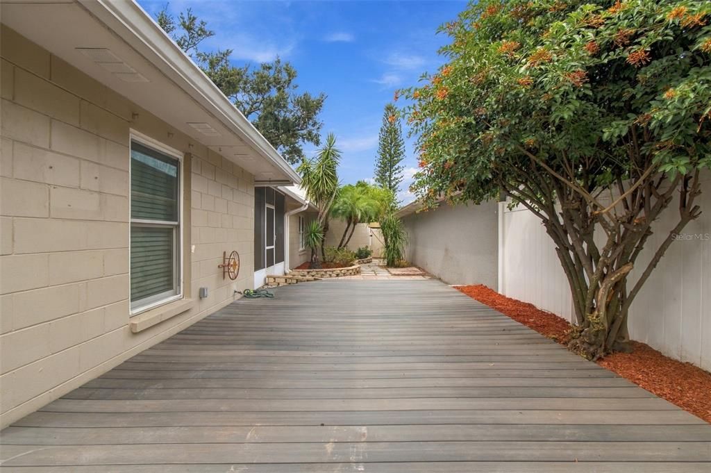 For Sale: $425,000 (3 beds, 2 baths, 1596 Square Feet)