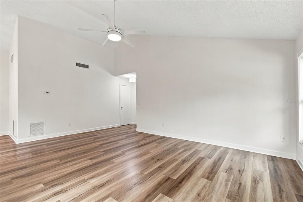 For Sale: $425,000 (3 beds, 2 baths, 1596 Square Feet)