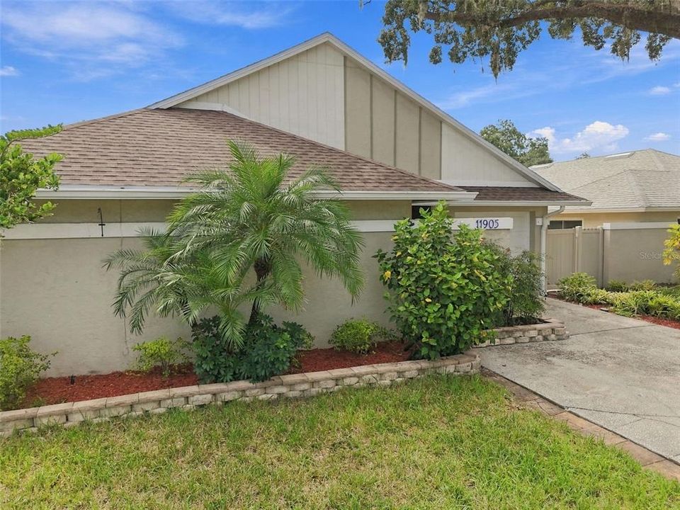 For Sale: $425,000 (3 beds, 2 baths, 1596 Square Feet)