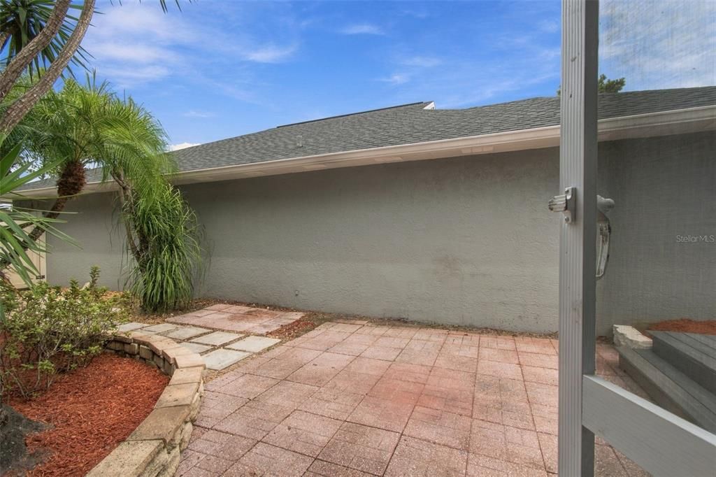 For Sale: $425,000 (3 beds, 2 baths, 1596 Square Feet)