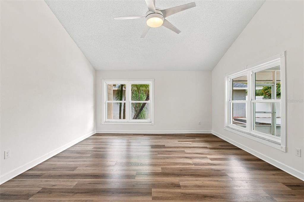 For Sale: $425,000 (3 beds, 2 baths, 1596 Square Feet)