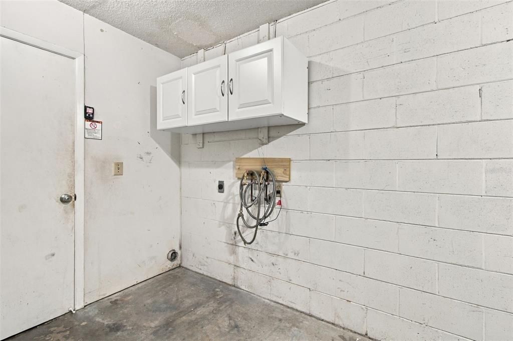 For Sale: $425,000 (3 beds, 2 baths, 1596 Square Feet)