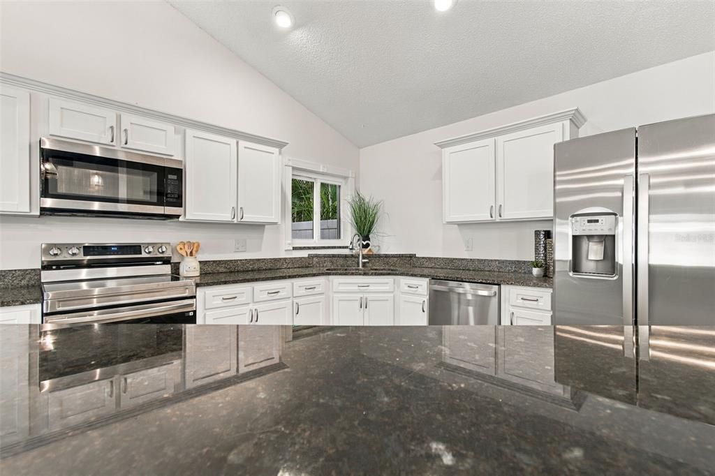 For Sale: $425,000 (3 beds, 2 baths, 1596 Square Feet)