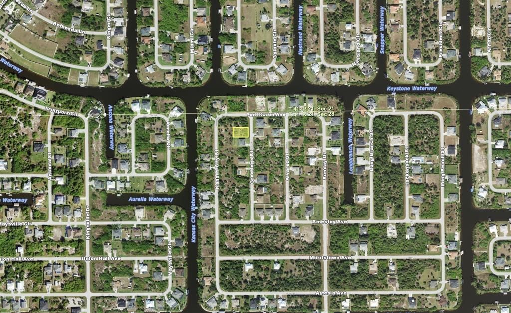 На продажу: $18,500 (0.23 acres)