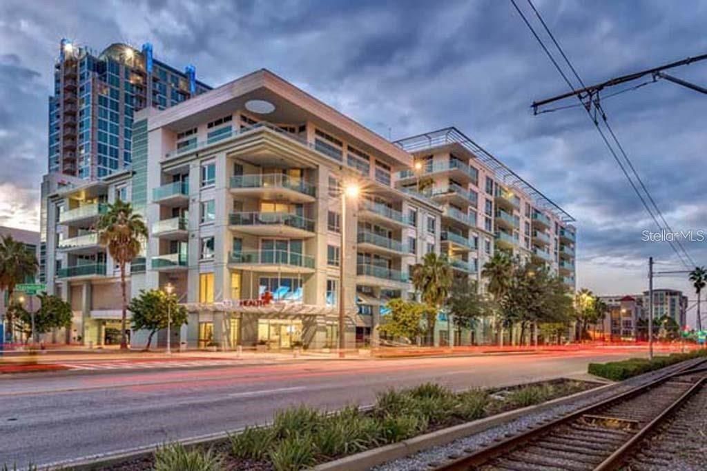 For Sale: $445,000 (2 beds, 2 baths, 1134 Square Feet)
