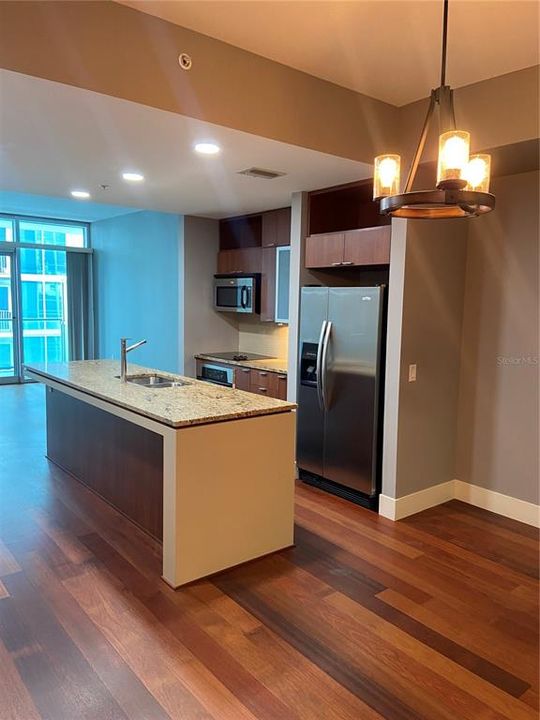 For Sale: $445,000 (2 beds, 2 baths, 1134 Square Feet)