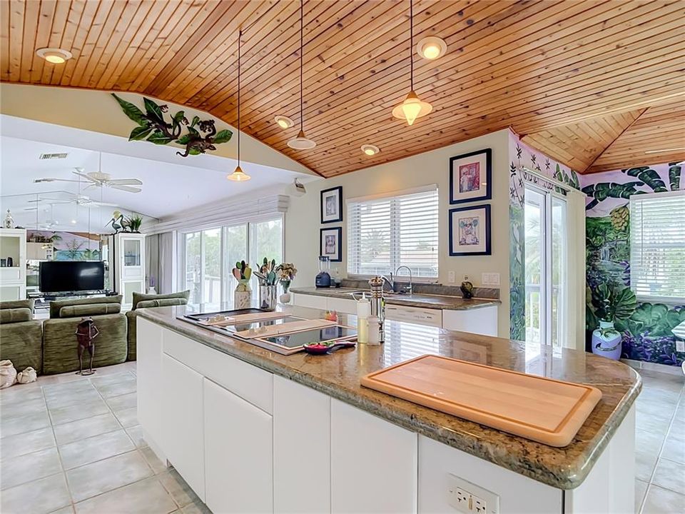 For Sale: $325,000 (3 beds, 2 baths, 1665 Square Feet)
