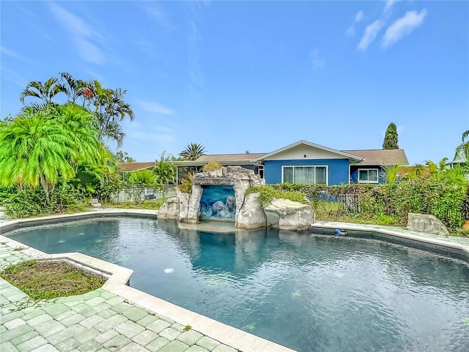 For Sale: $325,000 (3 beds, 2 baths, 1665 Square Feet)