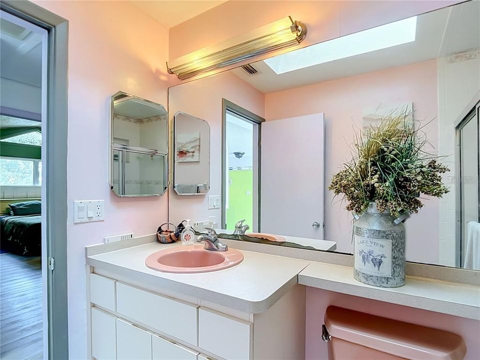 For Sale: $325,000 (3 beds, 2 baths, 1665 Square Feet)