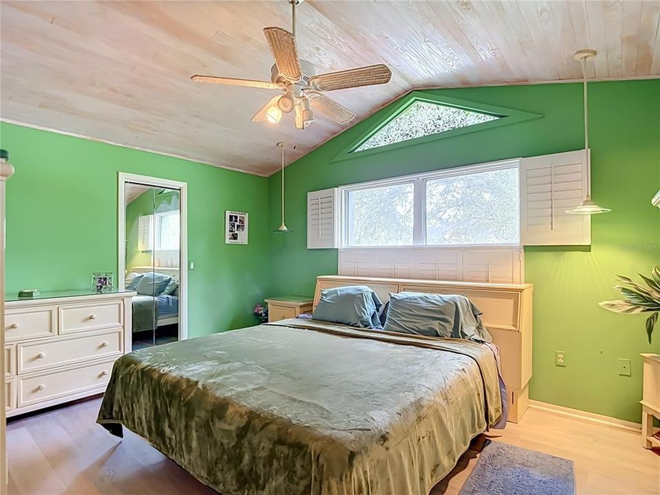 For Sale: $325,000 (3 beds, 2 baths, 1665 Square Feet)